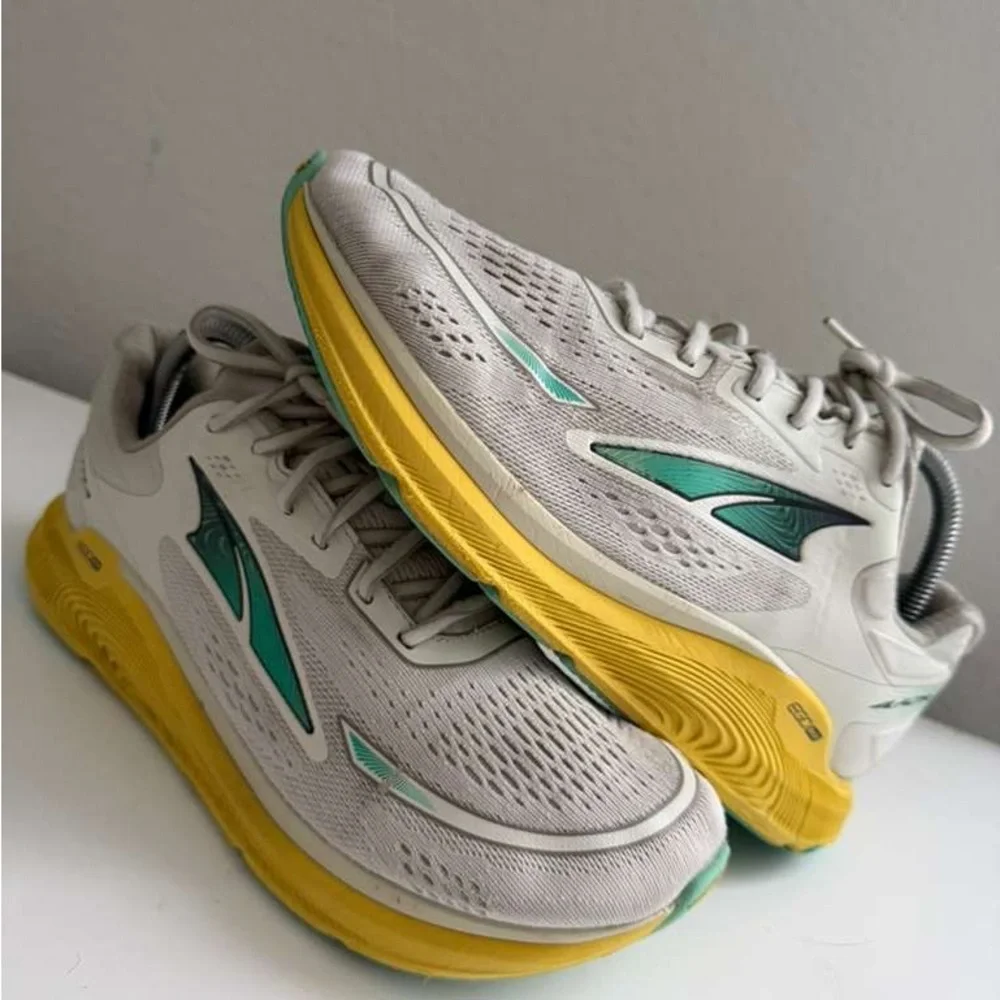 Altra Paradigm 6 Men's Shoes in White and Yellow - Picture 3 of 8